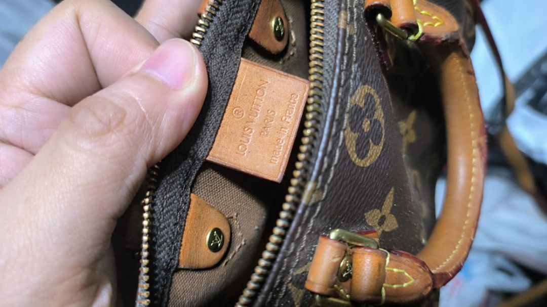 LV Nano Sling Bag (Category: Cross-body Bags) located in Quezon City. Submitted by 88bagelya_ni_rhen88 (Listing ID 1464991930, Image 3). Description: preloved from Japan 🇯🇵 coded .