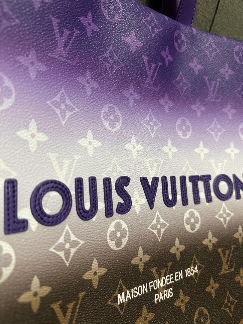 LV OTG LARGE SIZE (Category: Tote Bags) located in Batangas. Submitted by stopandshopforluxury (Listing ID 1465108727, Image 3). Description: Japan source No flaws, super ganda ng quality! NFC Ready (readable by nfc tools) Not guaranteed, hence selling it super low..