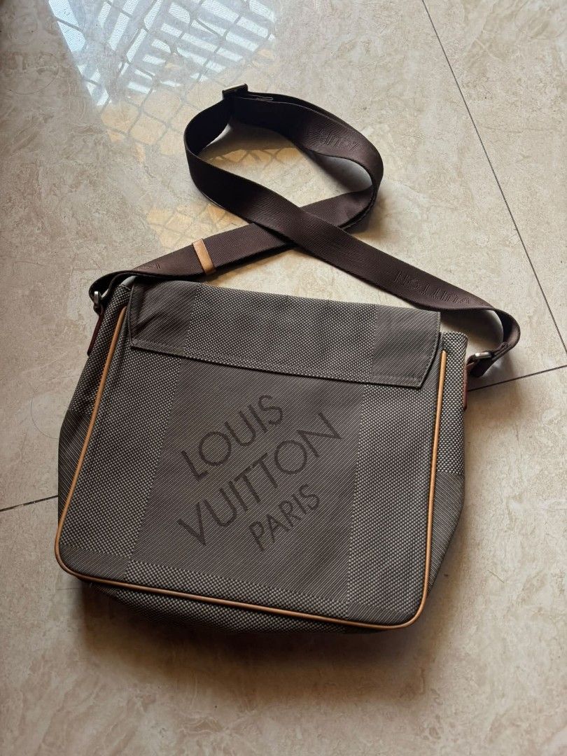 Lv Sling Bag (Category: Sling Bags) located in Davao. Submitted by cmbs141022 (Listing ID 1464983722, Image 1). Description: Lv Sling Bag Condition 9/10 very good coded.
