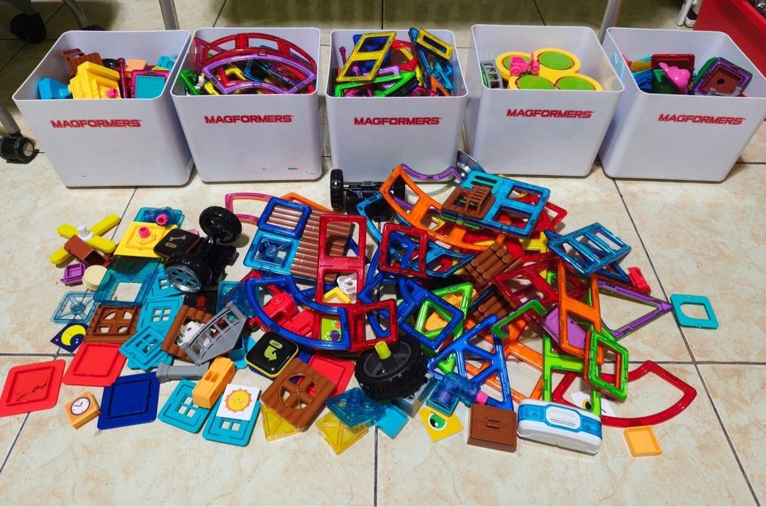 Magformers Magnetic Tiles (Category: Educational & Learning Toys) located in Valenzuela. Submitted by missp22 (Listing ID 1465037117, Image 2). Description: Working yung mga battery operated, sobrang dami po. As is pieces Last 3 pictures for reference only..