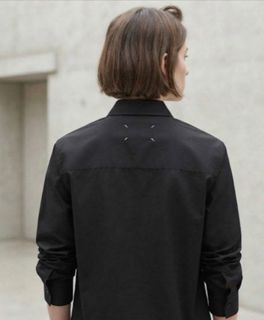 (Category: ) located in . Submitted by saksthriftavenuebyluckymaria8 (Listing ID 1464896053, Image 1). Description: .