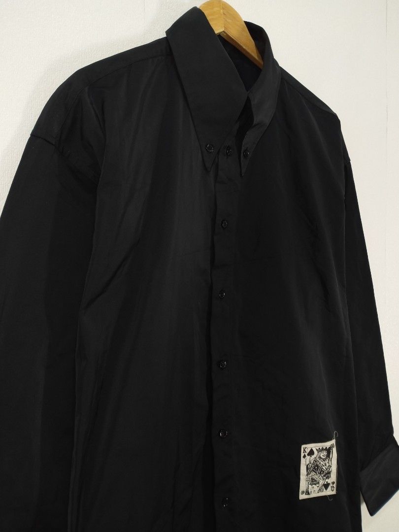 MAISON MARGIELA CARD PATCH OVERSIZE BUTTON DOWN SHIRT (Category: Luxury Apparel) located in Baguio. Submitted by dansteals (Listing ID 1465050467, Image 3). Description: 33 X 28 LARGE OVERSIZE SIZE 48 ON TAG.