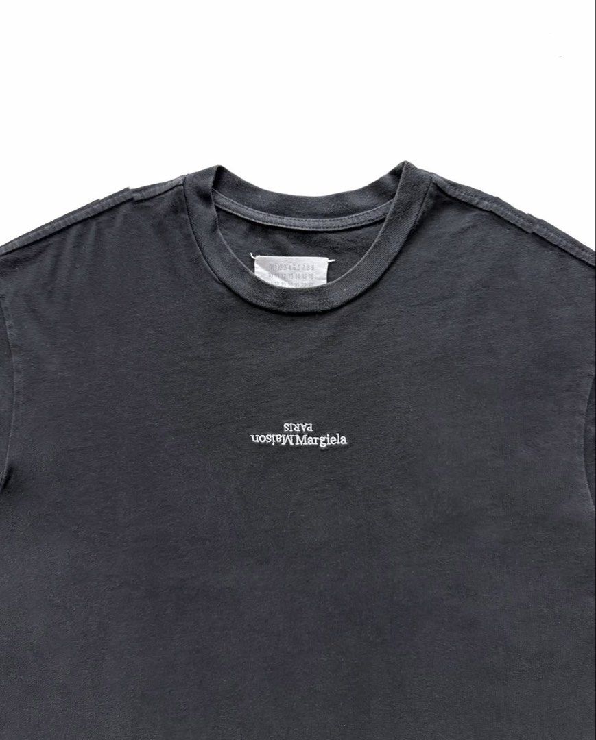 Maison Margiela Upside Down Logo Tee (Category: Tshirts & Polo Shirts ) located in Pasig City. Submitted by snoca (Listing ID 1465001514, Image 1). Description: THESE ARE THE ACTUAL PICS Size medium sizing Only damage is on one stitch 35k orig price.