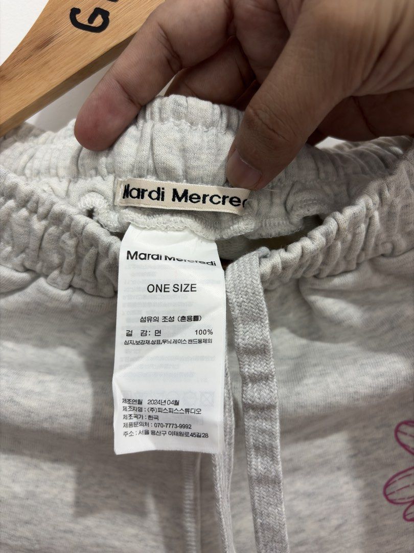 Mardi mercredi womens short (Category: Shorts) located in Bayambang. Submitted by frugal_vouge (Listing ID 1464972097, Image 2). Description: Medium fitting.