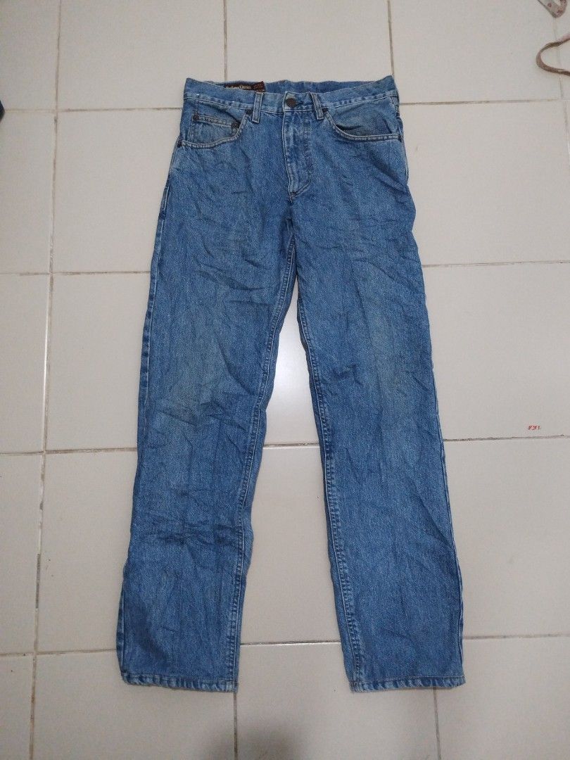 MARLBORO CLASSIC JEANS (Category: Jeans) located in Bulacan. Submitted by side.hustle11 (Listing ID 1465008062, Image 2). Description: MARLBORO CLASSIC JEANS Waistline 29-30 Length 40 Hemp 7.8 Excellent condition good as new pa solid neto boss Loc bulacan.