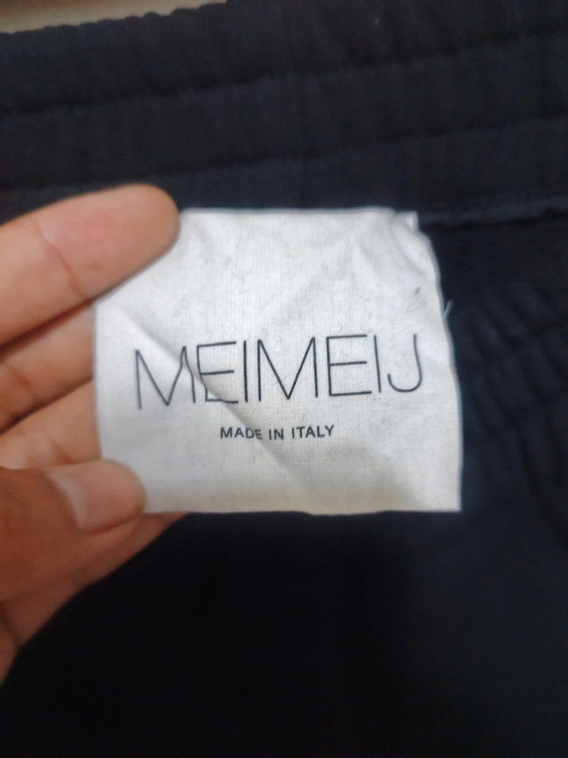 MEIMEIJ (Category: Jeans) located in Dasmarinas. Submitted by jessputrages (Listing ID 1465091393, Image 3). Description: For sale Meimeij Excellent condition No issue 1000 plus shipping fee Pm for more details.