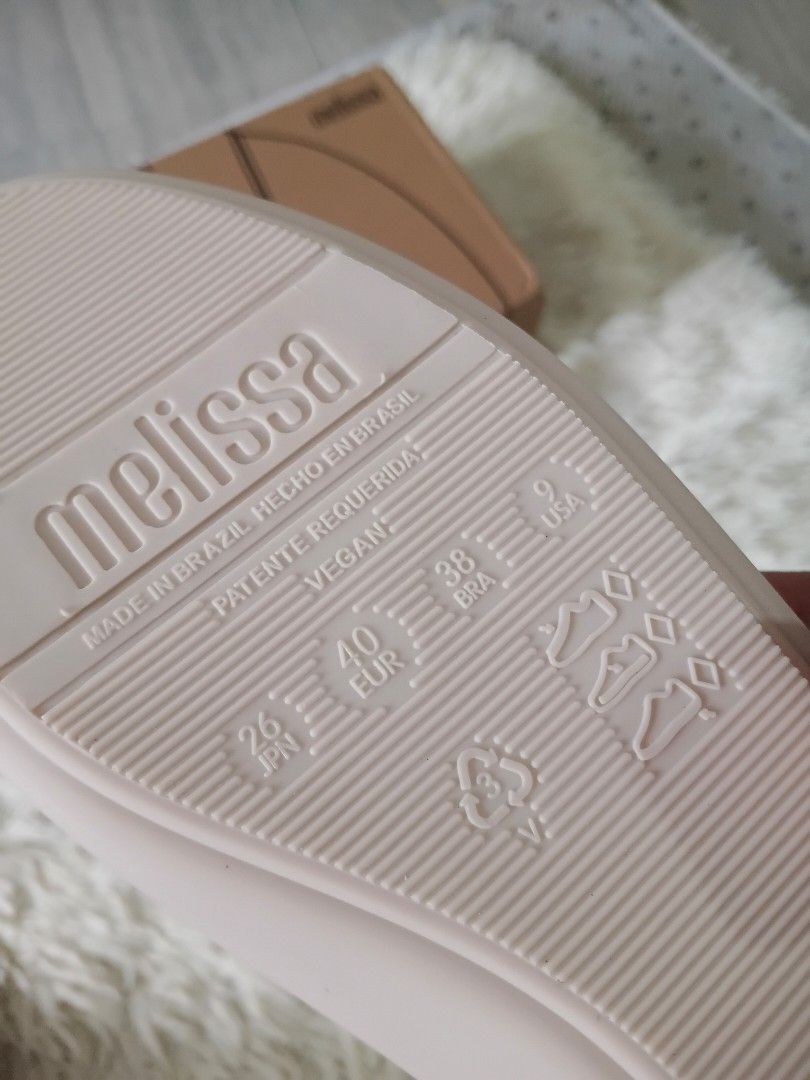 Melissa Ballet Flats (Category: Flats & Sandals) located in Paranaque City. Submitted by raenjavi (Listing ID 1465167059, Image 3). Description: Php1200 Cream.