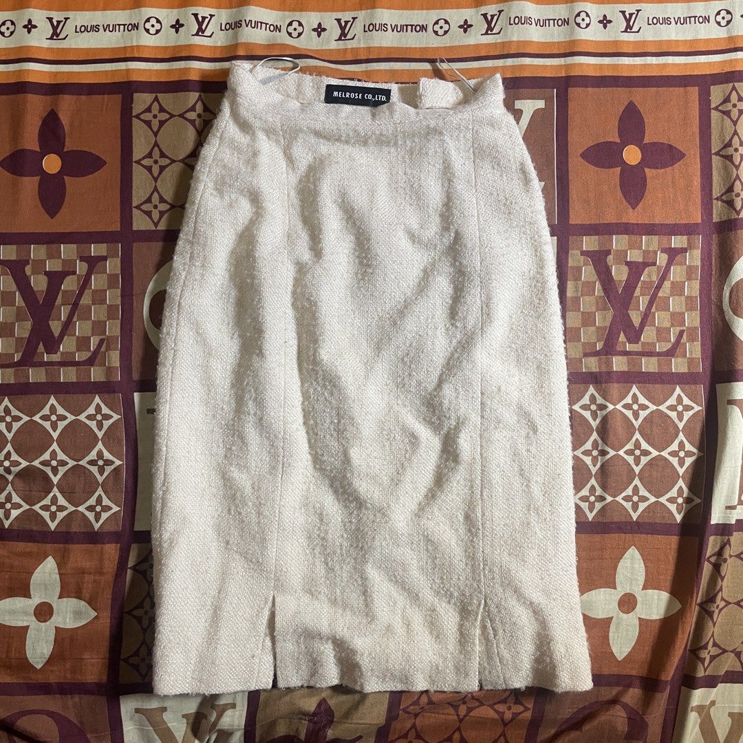 MELROSE CO. LTD TWEED BLAZER & SKIRT SET (Category: Sets or Coordinates) located in Muntinlupa City. Submitted by smg1771 (Listing ID 1464971753, Image 2). Description: interest check top 18.5x18.5 sleeves: 20.5 skirt 24x24.5 japan-made.
