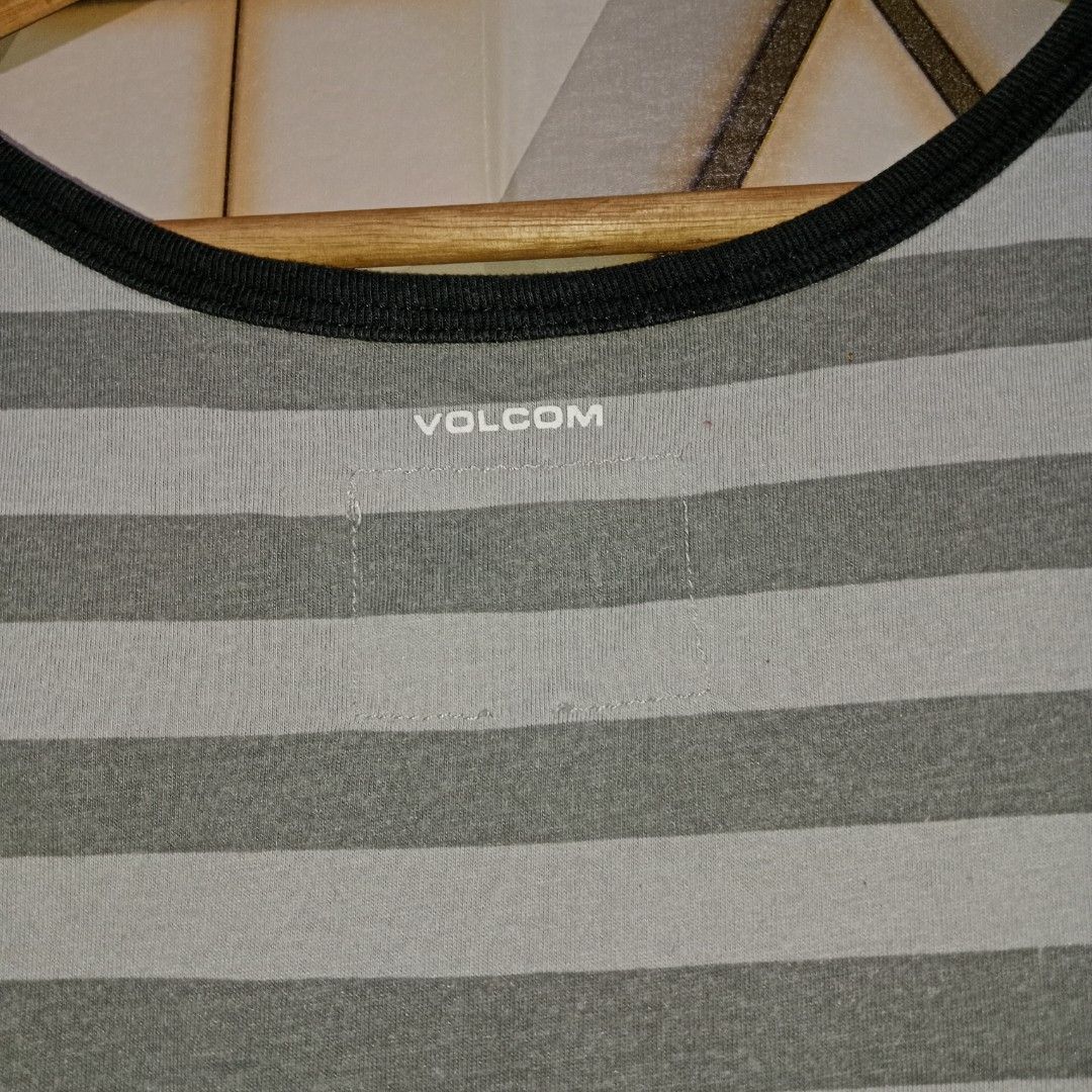 Men's Volcom stripe tank Top (Category: Sleeveless) located in Tagaytay City. Submitted by joyjavier1230 (Listing ID 1465168794, Image 3). Description: men's Volcom stripe tank top in excellent condition no issues 9/10 color rate medium on tag width:19" length:27" 180+shipping fee location: Tagaytay shipping via jnt mop: gcash dm to purchase 📩 📩 📩 .