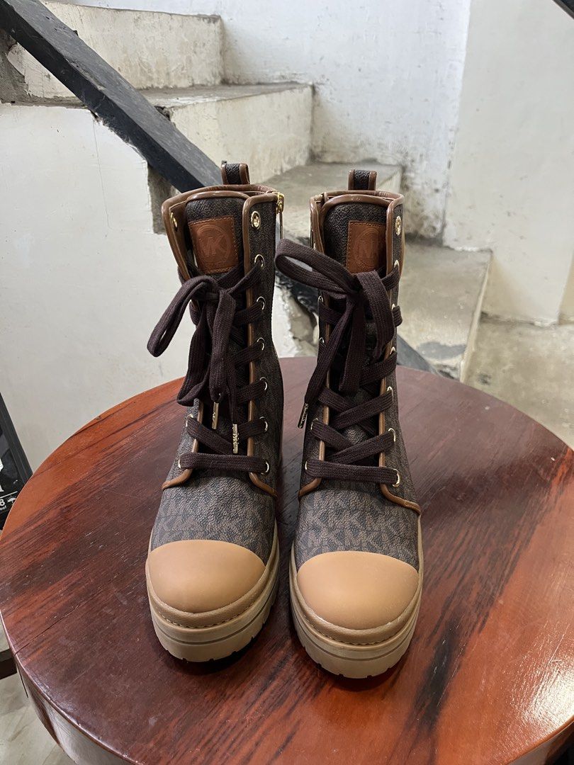 Michael kors corey combat boots (Category: Announcements) located in Palo. Submitted by marllennon (Listing ID 1464990080, Image 2). Description: Brand new 100% Authentic 100% no issue size : 37 dm if interested 📤 Location : Palo leyte .