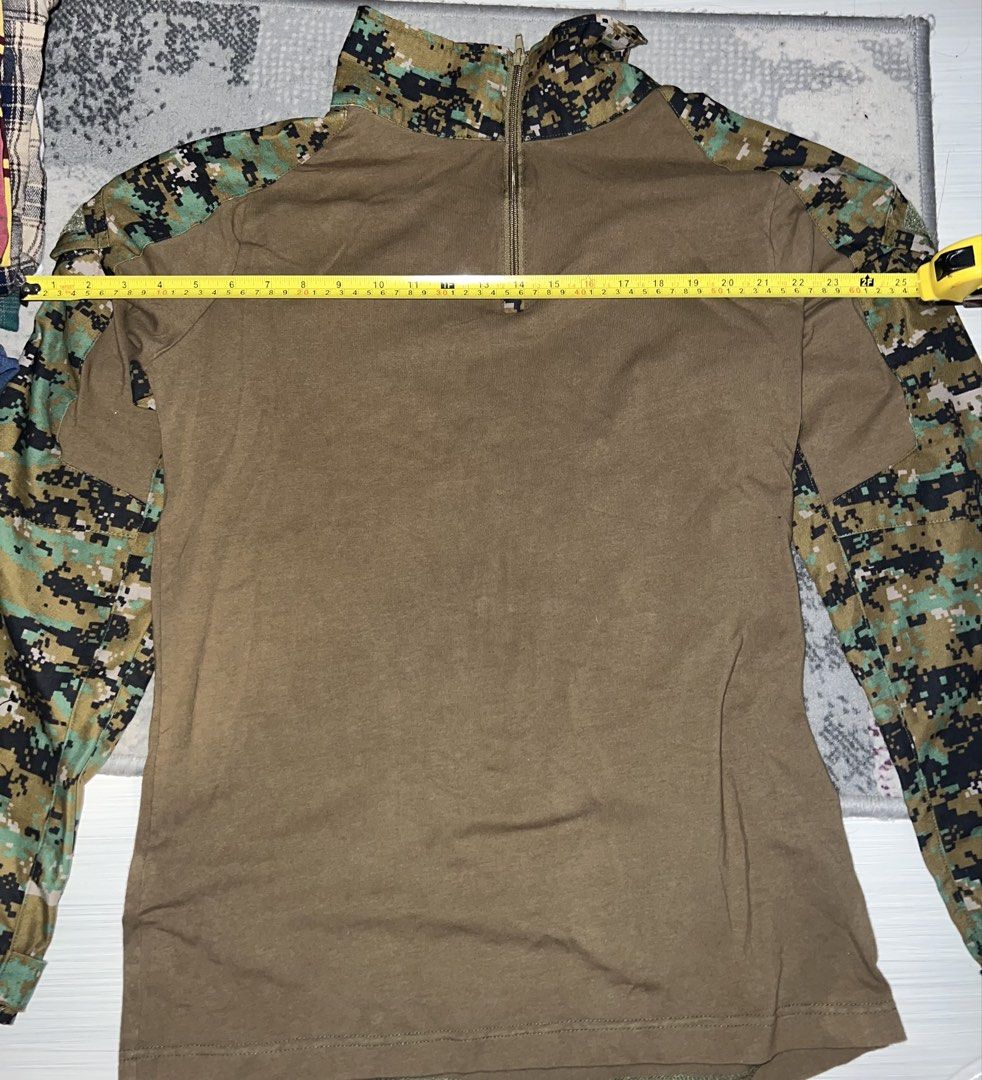 Military style jacket with zipper for Men (Category: Coats, Jackets and Outerwear) located in Mandaluyong City. Submitted by swiftocean.f2e464 (Listing ID 1464975772, Image 2). Description: Used 2 times, no flaws, has pockets in the back sleeve of the jacket..