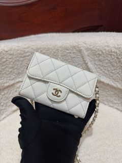 (Category: ) located in . Submitted by preluxuryhotbulks (Listing ID 1464976466, Image 1). Description: .