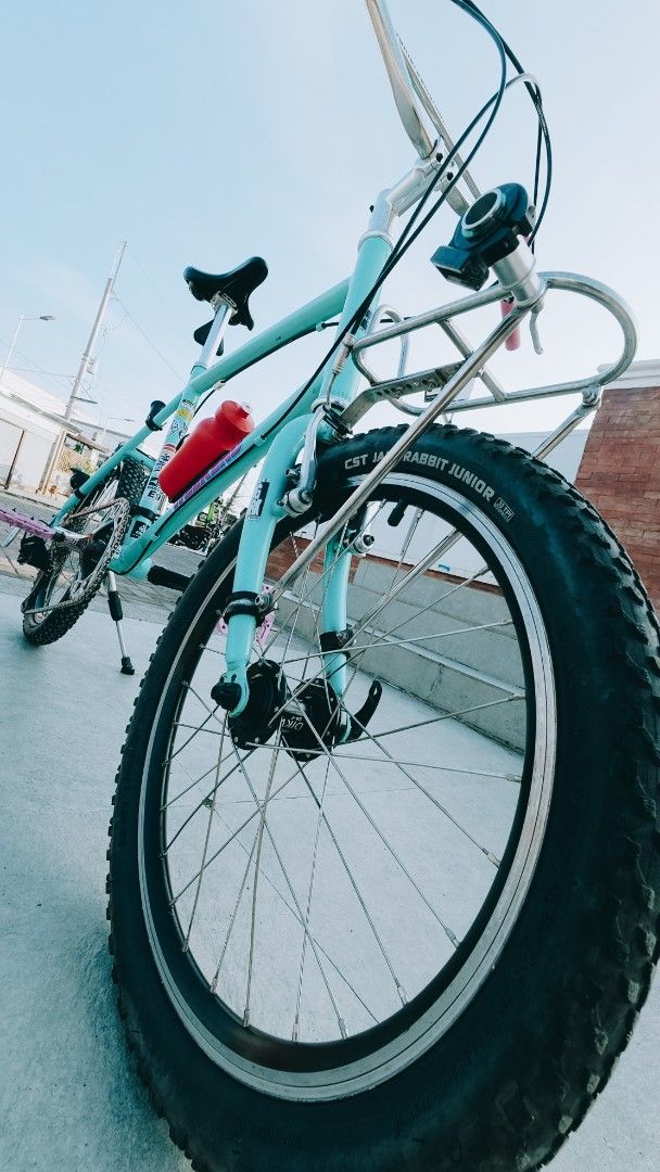 Mini Velo ( Weekend Bike) (Category: Bicycles) located in Caloocan City. Submitted by silenteart56002 (Listing ID 1465000424, Image 1). Description: Mini Velo ( Weekend Bike) Bumabali ng leeg , pogi, sasakyan mo nalang. Bulacan ang location Front Rack not Included.