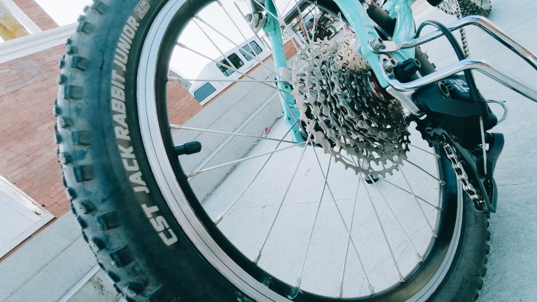 Mini Velo ( Weekend Bike) (Category: Bicycles) located in Caloocan City. Submitted by silenteart56002 (Listing ID 1465000424, Image 3). Description: Mini Velo ( Weekend Bike) Bumabali ng leeg , pogi, sasakyan mo nalang. Bulacan ang location Front Rack not Included.