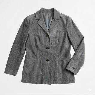 (Category: ) located in . Submitted by aithriftcloset (Listing ID 1465113085, Image 1). Description: .