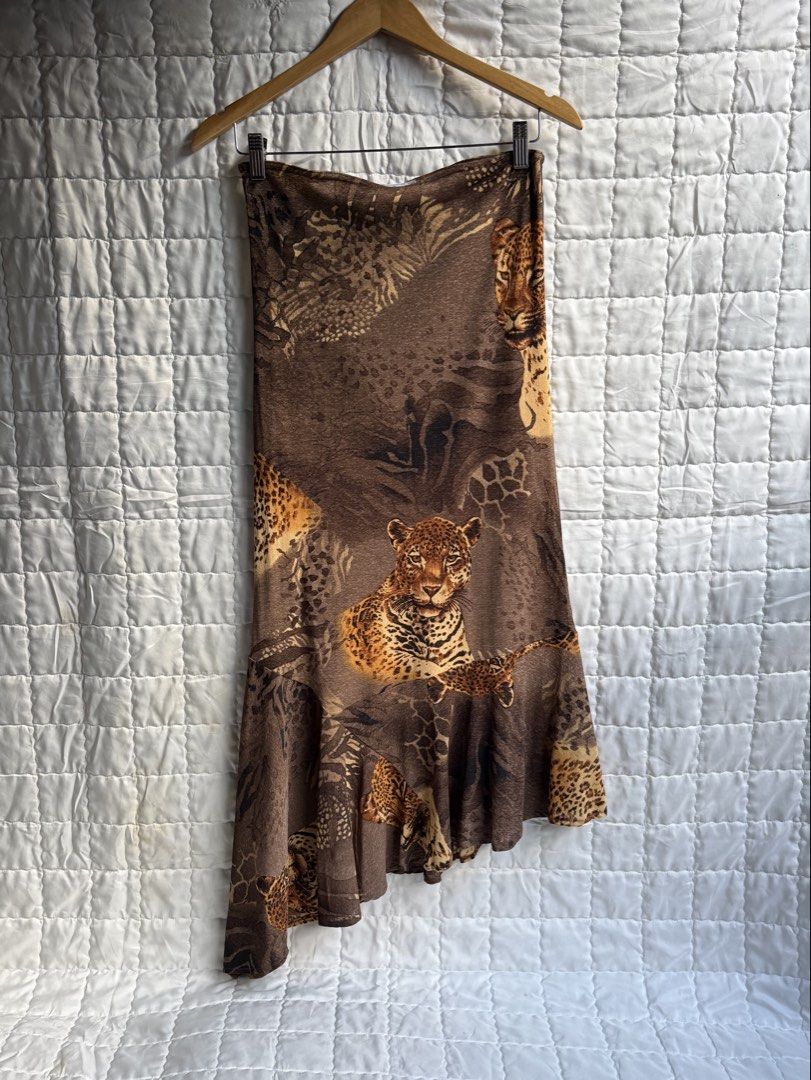 Miss Leopard Print Asymmetrical Maxi Dress (Category: Dresses) located in Manila. Submitted by lovesgisele. (Listing ID 1465047076, Image 1). Description: size m- semi large can also worn as long skirt .