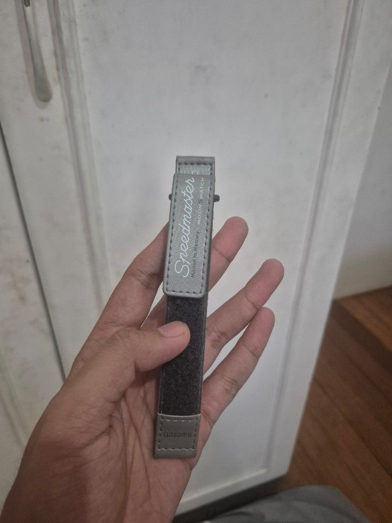 Mission to Mercury (Category: Men's Watches) located in Manila. Submitted by mackyb0y (Listing ID 1465007187, Image 3). Description: 📍 Bambang, Tondo or Binondo, Manila Original! Authentic! SWATCH X OMEGA MISSION TO MERCURY Price ₱10k (Negotiable) Condition: Very Good Condition Free: 1 Extra Strap, Rfs: declutter / di na nasusuot with complete box,paper Cash/Bank/Gcash/Maya Pickup, meet up,Lalamove.