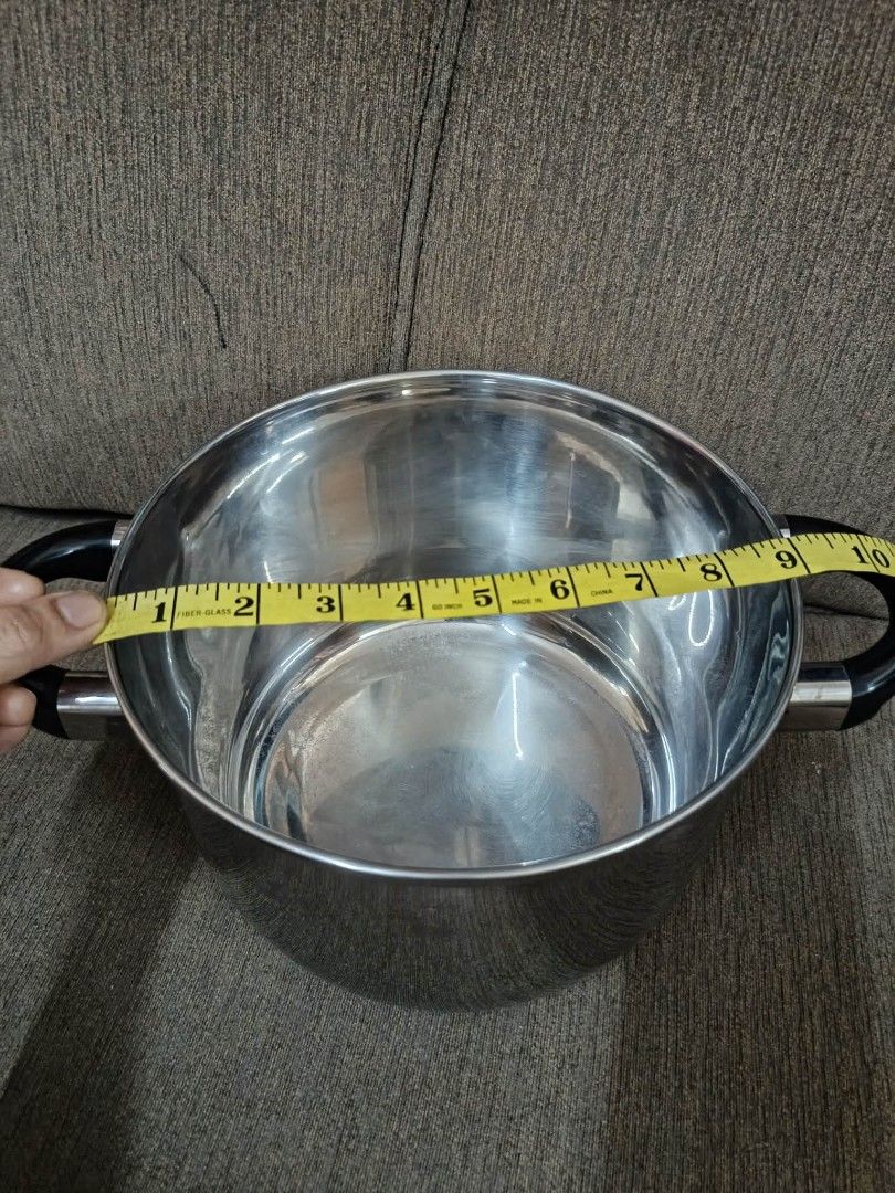 Miyaco Objet 3-Layer Cookware Stainless Steel Pot with Lid (Category: Cookware & Accessories) located in Caloocan City. Submitted by chonadura91470 (Listing ID 1465157718, Image 3). Description: - Brand: Miyaco Objet - Material: Premium stainless steel with a shiny finish - Dimensions: ~9 inches top opening, ~6 inches depth - Features: Matching lid with black handles and top knob - Condition: Brand new/unused pot with solid build; original box sh