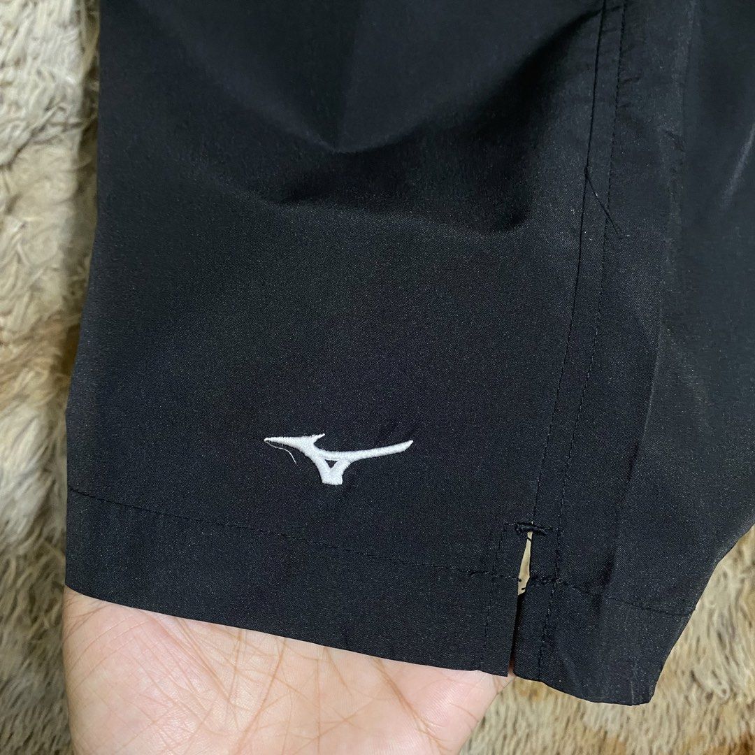 MIZUNO SHORTS (Category: Shorts) located in Butuan. Submitted by thriftingz143 (Listing ID 1465150314, Image 3). Description: excellent condition no issues, need wash only 9.5 or better color rate size XL on tag.