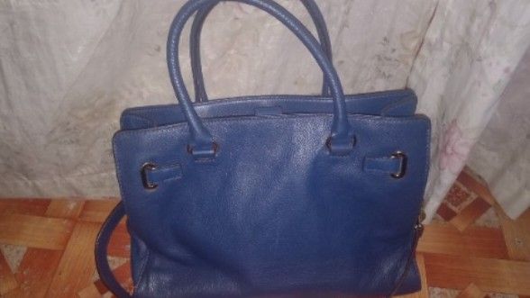 Mk Hamilton (Category: Luxury Bags & Wallets) located in Manila. Submitted by akijemcollection (Listing ID 1465027000, Image 2). Description: What you see is what you get. -sell as is.