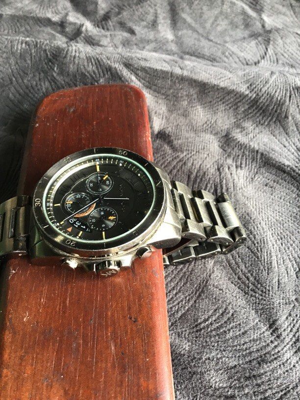 Mk Michael kors Quartz chronograph (Category: Men's Watches) located in Baguio. Submitted by agozun61 (Listing ID 1465000332, Image 2). Description: Quartz authentic chronograph all original.Good running condition..