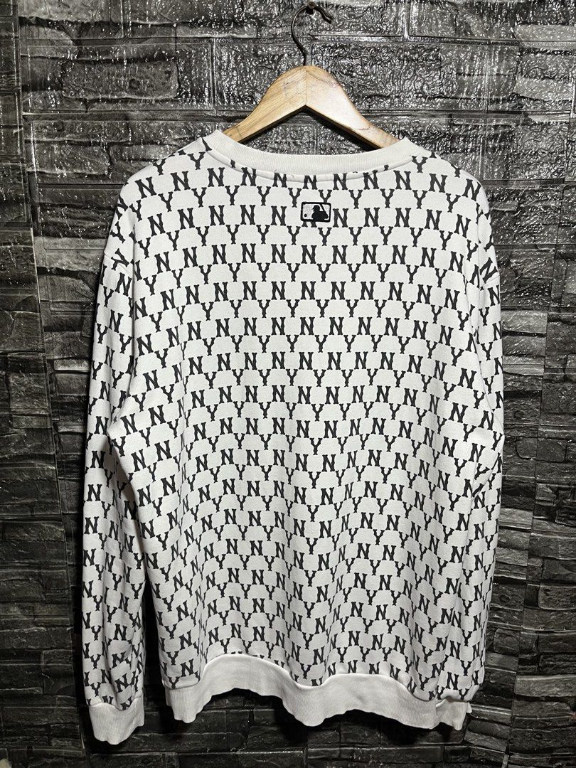 Mlb New York Aop Long Sleeve (Category: Tshirts & Polo Shirts ) located in Manila. Submitted by flex_curation (Listing ID 1465143167, Image 3). Description: 24x30 IN VERY GOOD CONDITION BACOOR CAVITE LOC.