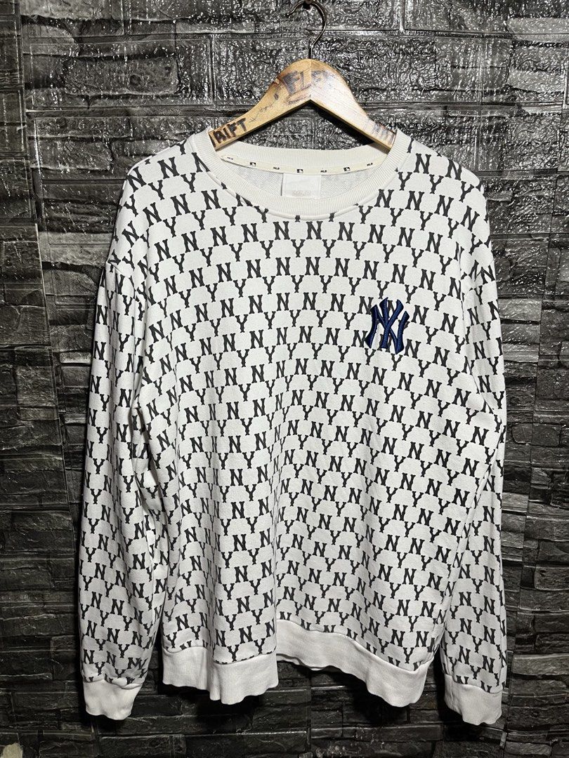 Mlb New York Aop Long Sleeve (Category: Tshirts & Polo Shirts ) located in Manila. Submitted by flex_curation (Listing ID 1465143167, Image 1). Description: 24x30 IN VERY GOOD CONDITION BACOOR CAVITE LOC.