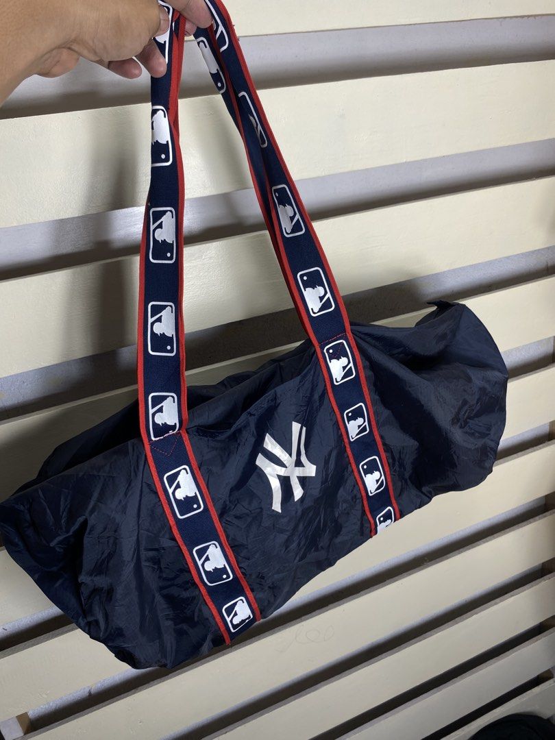 MLB new york packable duffle bag (Category: Sling Bags) located in Surigao. Submitted by ricsons (Listing ID 1465097928, Image 2). Description: 9.9/10 color rate No issue Like new pa.
