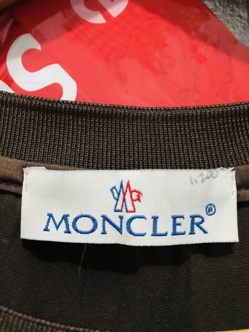 Moncler (Category: Luxury Apparel) located in Pozorrubio. Submitted by ghettogoods (Listing ID 1465170734, Image 3). Description: .