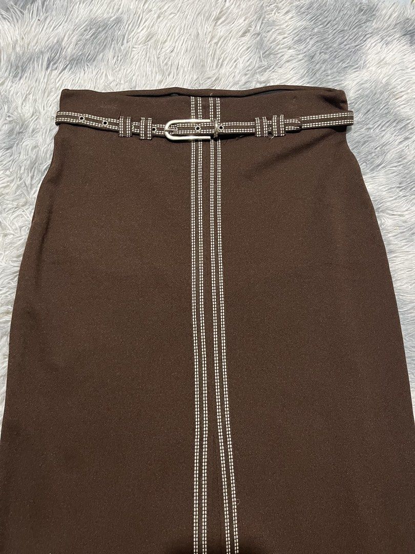 Morgan De Toi Brown Skirt (Category: Skirts) located in Sasmuan (Sexmoan). Submitted by winterclothes.ph (Listing ID 1465110651, Image 2). Description: Morgan De Toi Brown Skirt Waist 29 Length 34.5 Excellent Condition.