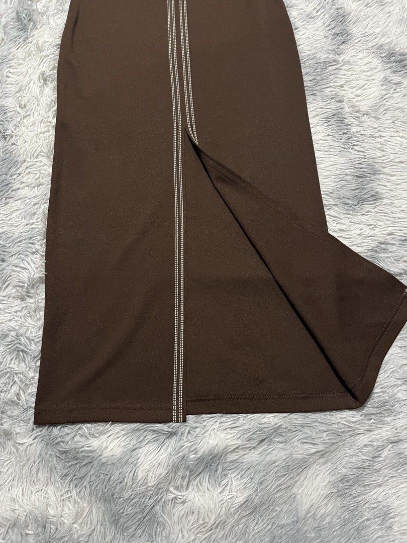 Morgan De Toi Brown Skirt (Category: Skirts) located in Sasmuan (Sexmoan). Submitted by winterclothes.ph (Listing ID 1465110651, Image 3). Description: Morgan De Toi Brown Skirt Waist 29 Length 34.5 Excellent Condition.