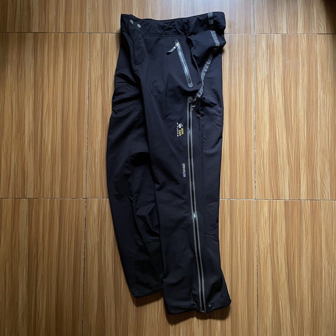 Mountain Hardwear Conduit Soft Shell Pants (Category: Other Bottoms) located in General Mariano Alvarez. Submitted by 4117_thriftnthrive (Listing ID 1465127760, Image 2). Description: In good condition Check pics for issue Size on tag: Womens M, can fit men’s 32 Measurements Waistline: 32 Length: 41” Thigh: 13” Hem: 9” (adjustable).