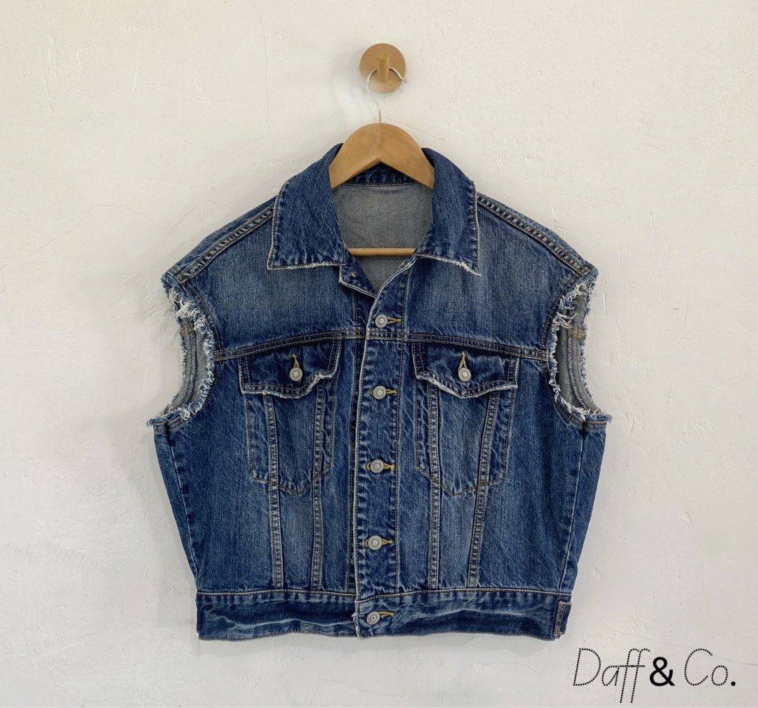 MOUSSY & CO. DENIM VEST (Category: Coats, Jackets and Outerwear) located in Makati City. Submitted by daffandco. (Listing ID 1465027372, Image 1). Description: .