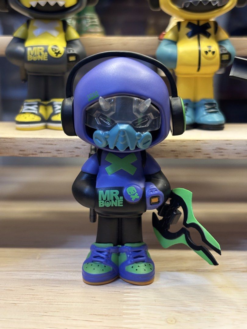 Mr. Bone x Secret Chase x Eva (Category: Designer & Blind Box Toys) located in Manila. Submitted by akosijuan15 (Listing ID 1465139087, Image 1). Description: Secret Chase Eva x Mr. Bone No box / Complete accessories Pm for more details...