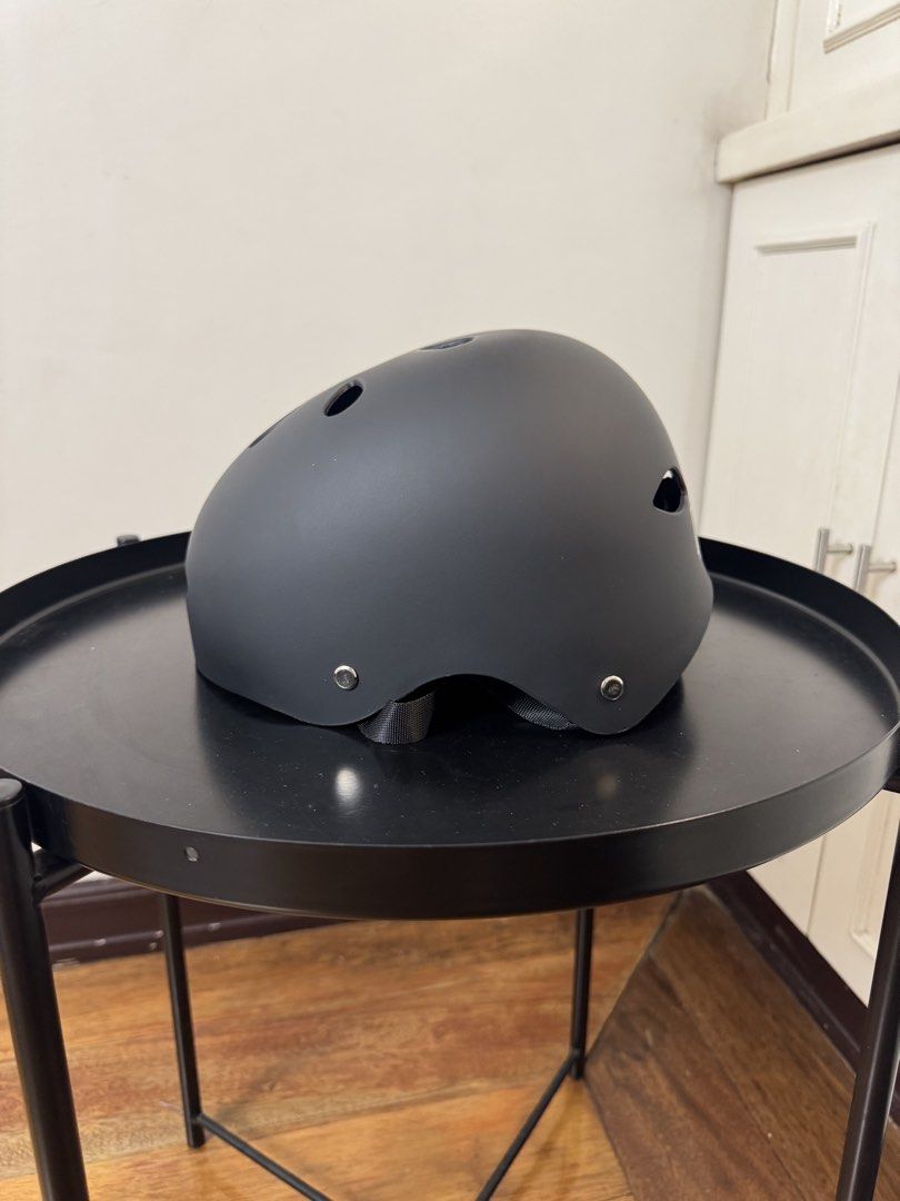 MTM Bike Helmet (Category: Bicycles) located in Manila. Submitted by supremeloved (Listing ID 1464366680, Image 2). Description: -Bike helmet -used for taking pics only -original price: 249 - my price 180.