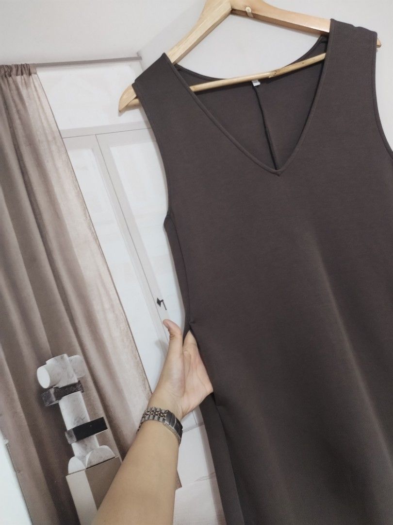 Muji dark brown dress with side pockets (Category: Dresses) located in Lucena. Submitted by styleddsc (Listing ID 1465033224, Image 3). Description: Medium to large.