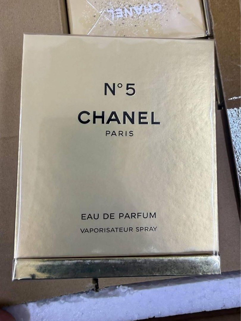 N°5 CHANEL EDP LIMITED EDITION | PREMIUM QUALITY (Category: Fragrance & Deodorants) located in Quezon City. Submitted by embere_shop (Listing ID 1465169864, Image 1). Description: 📌 Perfect for yourself or as a gift! ✨ Whether you’re treating yourself or looking for a gift for birthdays and any special occasion, this is a great choice. 💗 The scent is very close to 0G and long-lasting, perfect if you want something that smells premium without go