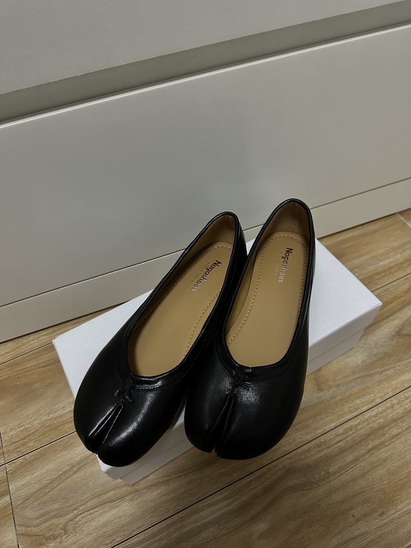 naga shoes tabi flat black size 36 (Category: Flats & Sandals) located in Bacoor. Submitted by cuprisan (Listing ID 1465078205, Image 2). Description: brand new made in vietnam rfs: not my style.