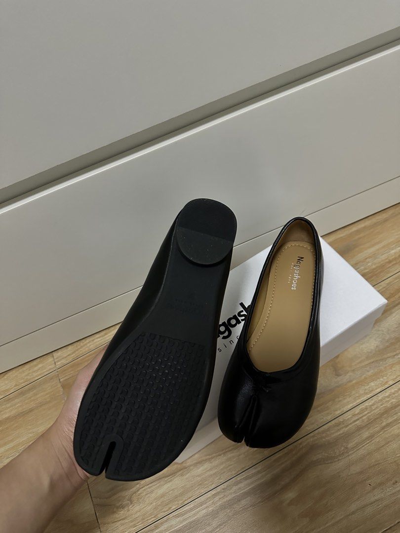 naga shoes tabi flat black size 36 (Category: Flats & Sandals) located in Bacoor. Submitted by cuprisan (Listing ID 1465078205, Image 3). Description: brand new made in vietnam rfs: not my style.