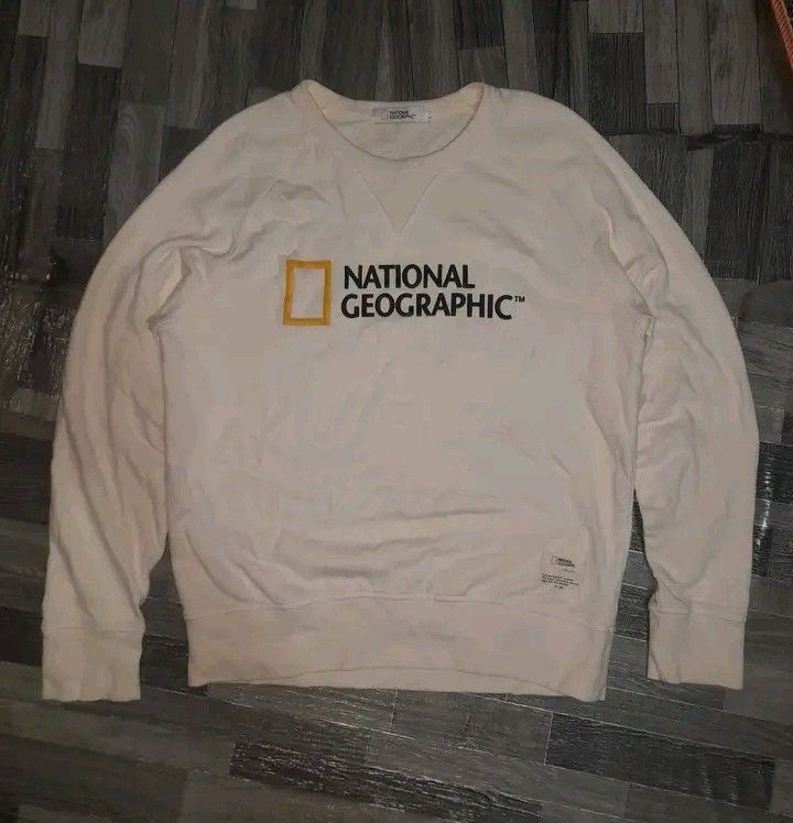 NATIONAL GEOGRAPHIC MEN'S CREW NECK (Category: Coats, Jackets and Outerwear) located in Mandaue City. Submitted by indayftjesiediva (Listing ID 1465096629, Image 1). Description: NATIONAL GEOGRAPHIC MEN'S CREW NECK LONGSLEVE LARGE 23X27 EXCELLENT CONDITION COLOR RATE 9.8/10 NO ISSUE NEEDWASH ONLY MINE 650 + SF ONLY 🔥 DM IF INTERESTED 📩.