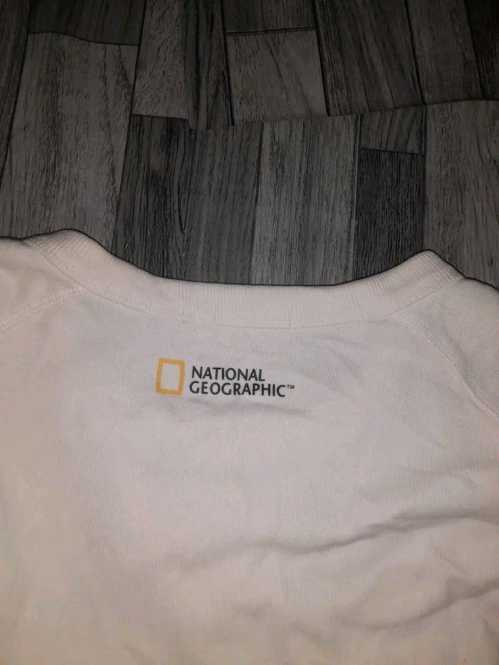NATIONAL GEOGRAPHIC MEN'S CREW NECK (Category: Coats, Jackets and Outerwear) located in Mandaue City. Submitted by indayftjesiediva (Listing ID 1465096629, Image 3). Description: NATIONAL GEOGRAPHIC MEN'S CREW NECK LONGSLEVE LARGE 23X27 EXCELLENT CONDITION COLOR RATE 9.8/10 NO ISSUE NEEDWASH ONLY MINE 650 + SF ONLY 🔥 DM IF INTERESTED 📩.