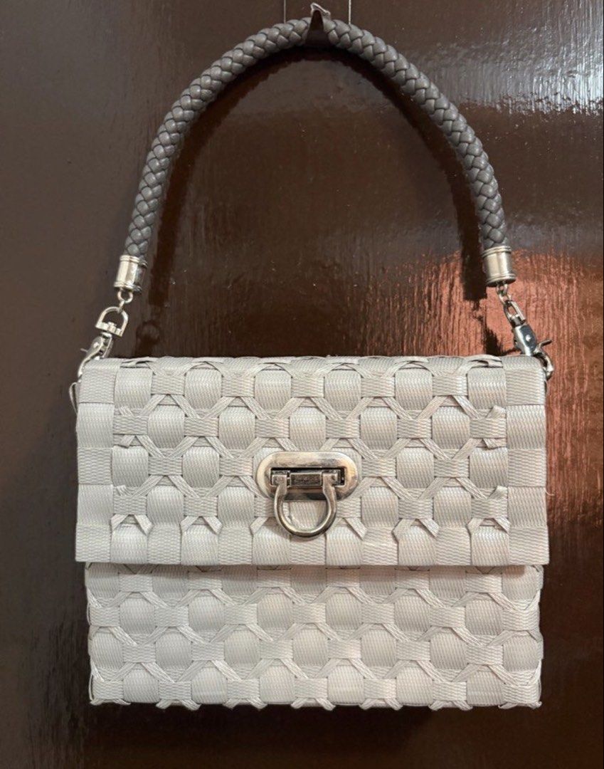 Native bag (Category: Clutches) located in Manila. Submitted by bwshoppe (Listing ID 1464994165, Image 1). Description: Native shoulder bag Color: Light gray Size: L 6” X W 8” X 2 1/2 base.