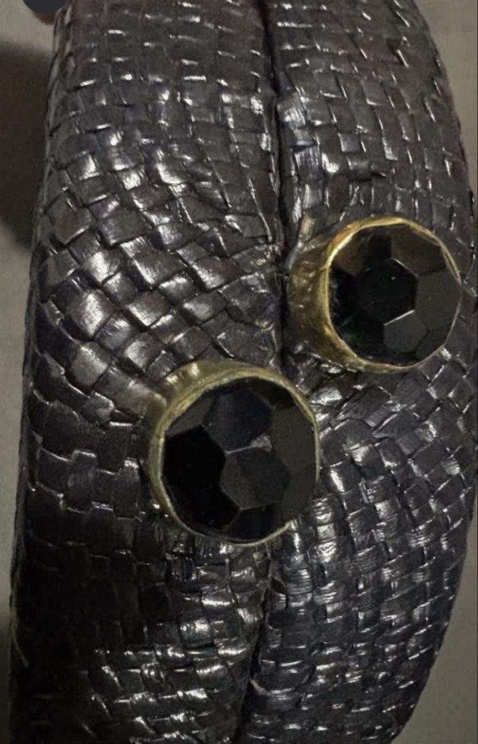 Native clutch/sling bag (Category: Clutches) located in Manila. Submitted by bwshoppe (Listing ID 1464989009, Image 3). Description: Brand new native clutch/sling bag with hand painted design, very nice piece..