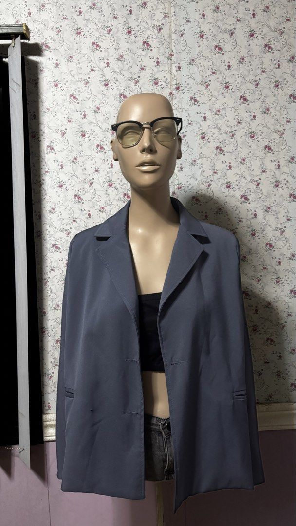 Navy Blue Blazer (Category: Coats, Jackets and Outerwear) located in Manila. Submitted by shop.thrifter (Listing ID 1464984160, Image 3). Description: Color : Navy Blue Size: Medium Condition: Good .