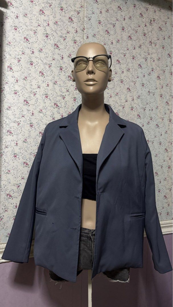 Navy Blue Blazer (Category: Coats, Jackets and Outerwear) located in Manila. Submitted by shop.thrifter (Listing ID 1464984160, Image 1). Description: Color : Navy Blue Size: Medium Condition: Good .