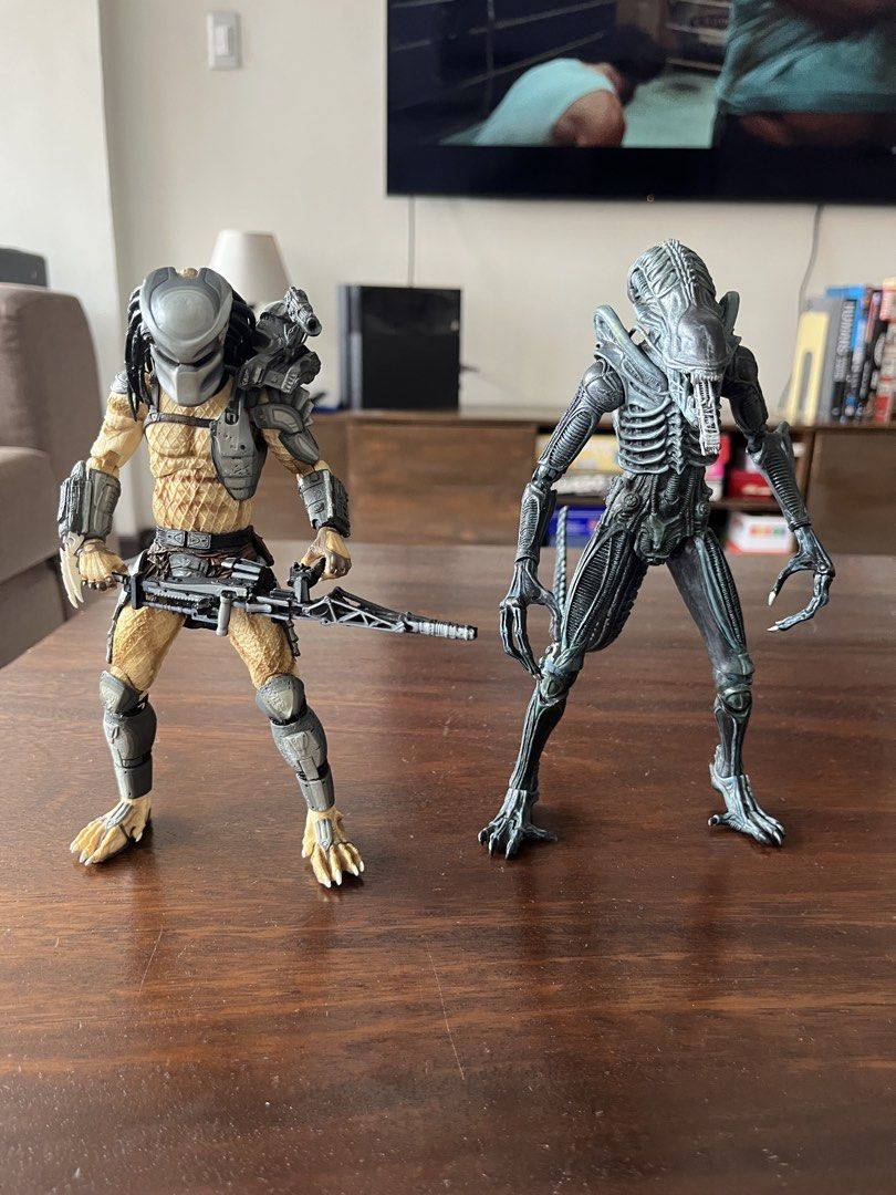 Neca Video Game Predator and Alien Set (Category: Figurines & Statues) located in Baguio. Submitted by jmva6 (Listing ID 1464986694, Image 1). Description: Selling as set only Location in Baguio City Can ship via J&T Payment via BPI or Gcash.