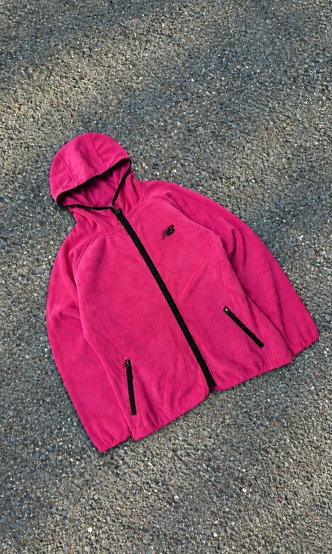 NEW BALANCE (Category: Activewear) located in Quezon City. Submitted by jazz_perrr (Listing ID 1465143443, Image 1). Description: .