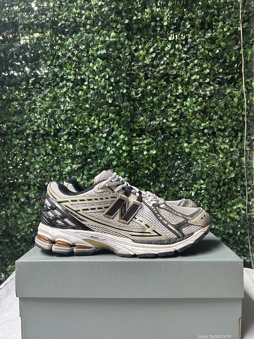 New Balance 1906R Metallic Silver Black (Category: Sneakers) located in Taytay. Submitted by kirapark270 (Listing ID 1465045663, Image 1). Description: NB 1906R Size 10 With Box Good condition Issue is needs cleaning (may mga yellowish spots lang ) Authentic/Legit Rizal area .