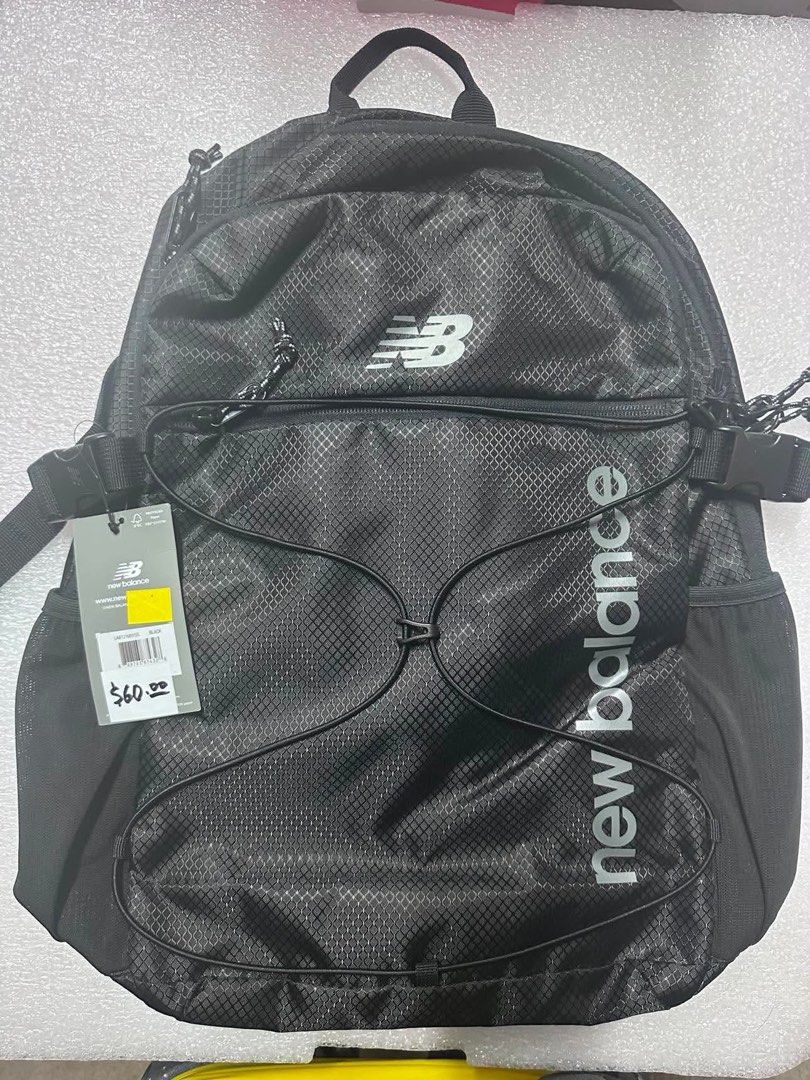 New Balance Bungee Cord Backpack Black (Category: Backpacks) located in Malasiqui. Submitted by Ellllee (Listing ID 1465078828, Image 1). Description: Brand new with original retail tag attached 20L capacity 18.5x13.4x5.5 inches.