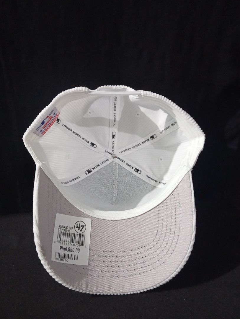 NEW YORK YANKEES CAP 🧢 (Category: Caps & Hats) located in La Trinidad. Submitted by trishaperle (Listing ID 1465106064, Image 3). Description: .
